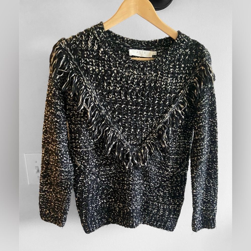 ASTR The Label Aritzia Women Knit Black White Fringe Boho Tassel Sweater size XS